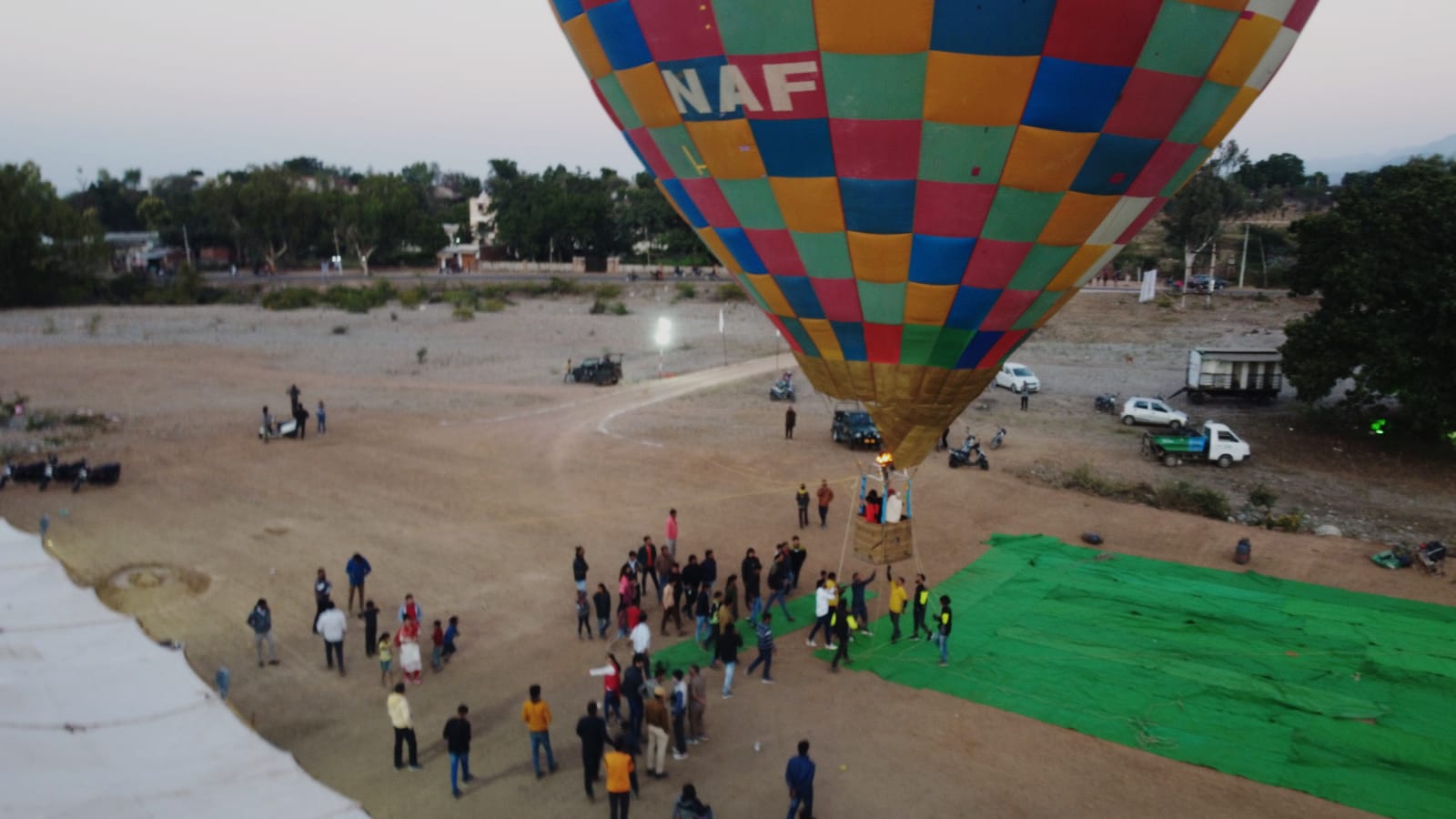 IMG 20211220 WA0118 हॉट एयर बैलूनिंग और पैरासेलिंग में दिखा उत्साह Bikaner Local News Portal राजस्थान