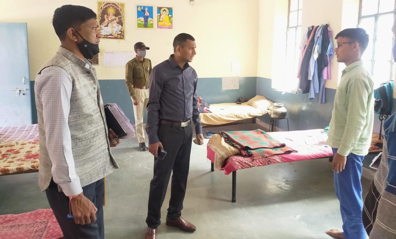 IMG 20220210 WA0169 संभागीय आयुक्त ने किया आवासीय छात्रावासों का निरीक्षण Rajasthan News Portal बीकानेर अपडेट