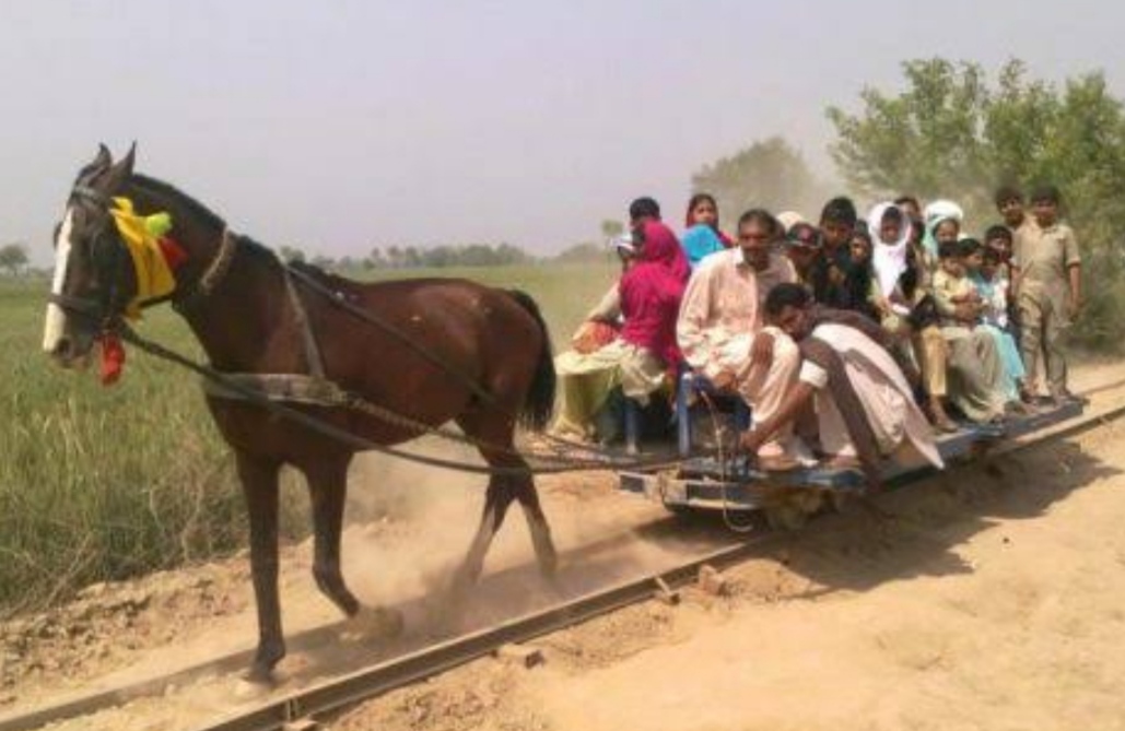 IMG 20221205 103606 पाकिस्तान में आज भी चलती घोड़ा ट्रेन ! पटरियों पर दौड़ता है घोड़ा, सर गंगाराम की अनुपम देन Bikaner Local News Portal अंतरराष्ट्रीय