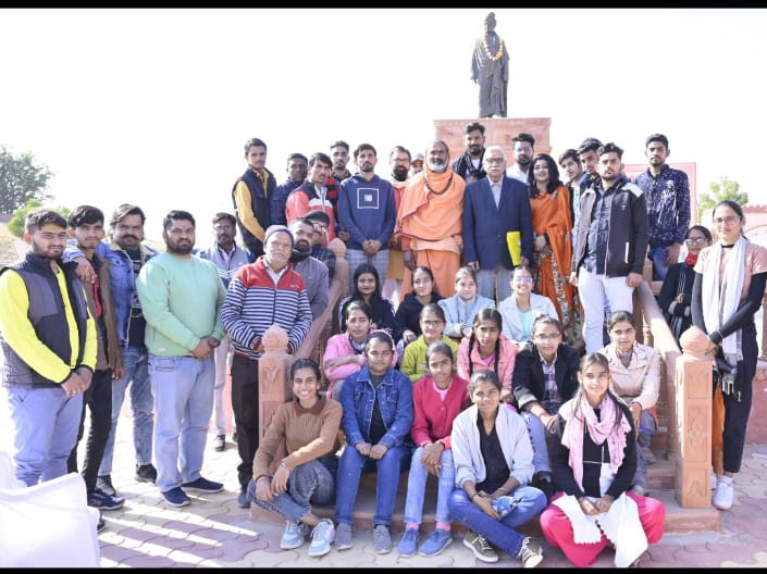 IMG 20230117 WA0075 ये बातें बनाते हैं युवा को विवेकानंद : स्वामी विमर्शानन्द Bikaner Local News Portal बीकानेर अपडेट