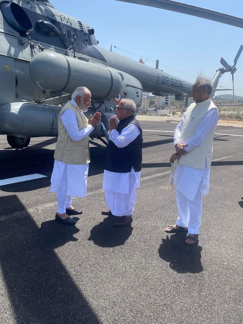 FB IMG 1683713181787 राजस्थान में पीएम मोदी : वे बोले राजस्थान में चल रहा राजनीतिक लड़ाई का भद्दा रूप और कुर्सी लूटने का खेल Bikaner Local News Portal राजस्थान
