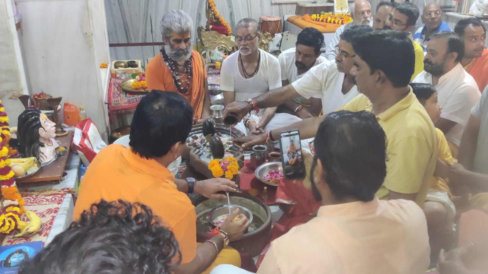 IMG 20230831 WA0169 21 किलो पंचामृत केसर से अभिषेक: शिव शक्ति साधना पीठ Bikaner Local News Portal धर्म