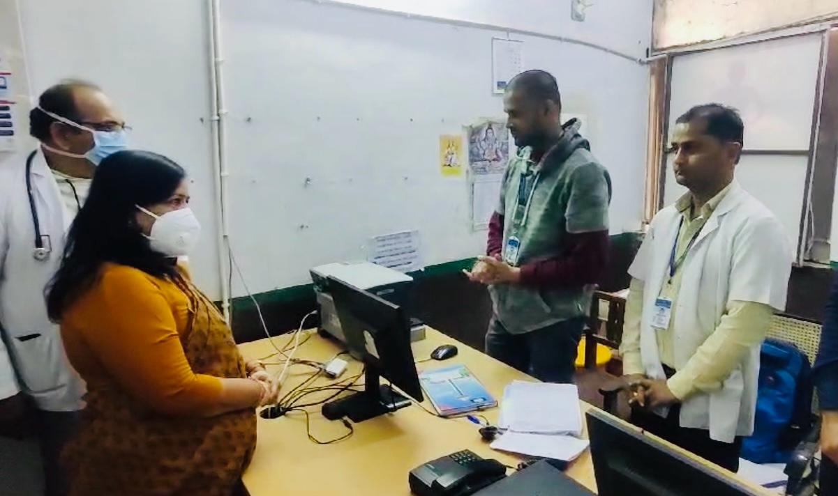 IMG 20240221 WA0141 संभागीय आयुक्त ने जिला अस्पताल में देखे हालात, जताई नाराज़गी Rajasthan News Portal बीकानेर अपडेट