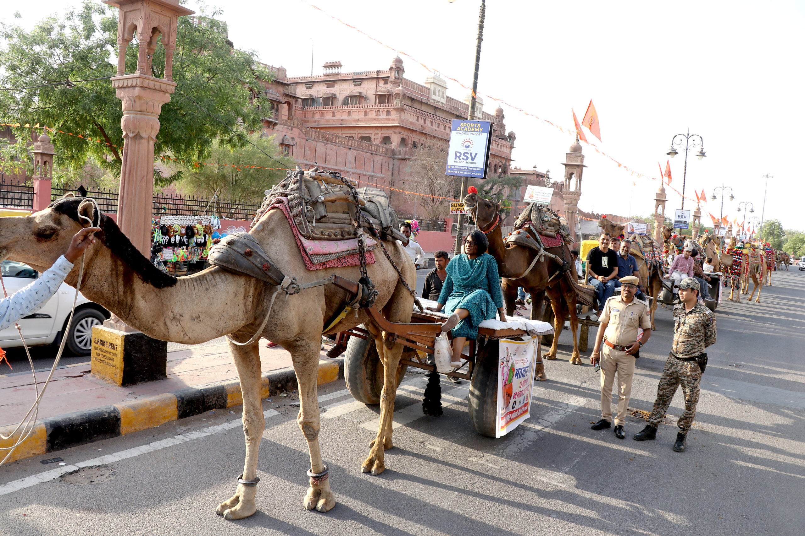 IMG 9751 scaled जूनागढ़ के आगे से निकला ऊंटों का लवाजमा Bikaner Local News Portal राजस्थान