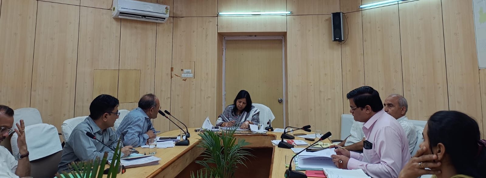 IMG 20240610 WA0202 सम्भागीय आयुक्त ने स्कूलों के जर्जर भवन चिन्हित करने के  निर्देश दिए Bikaner Local News Portal राजस्थान