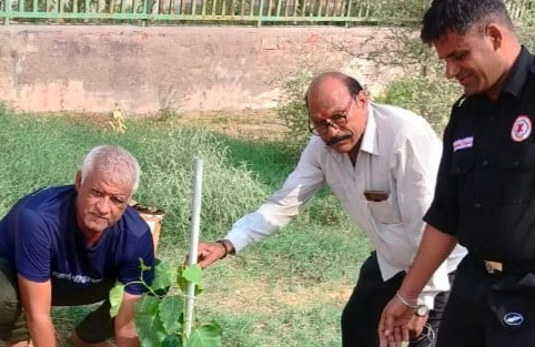 IMG 20240721 205007 गुरुपूर्णिमा पर धर्मगुरुओं का सम्मान, खाद्य मंत्री गोदारा ने क्षमारामजी और विधायक सिद्धि कुमारी ने स्वामी विमर्शानन्द जी का लिया आशीर्वाद, अन्य कार्यक्रम हुए Bikaner Local News Portal धर्म