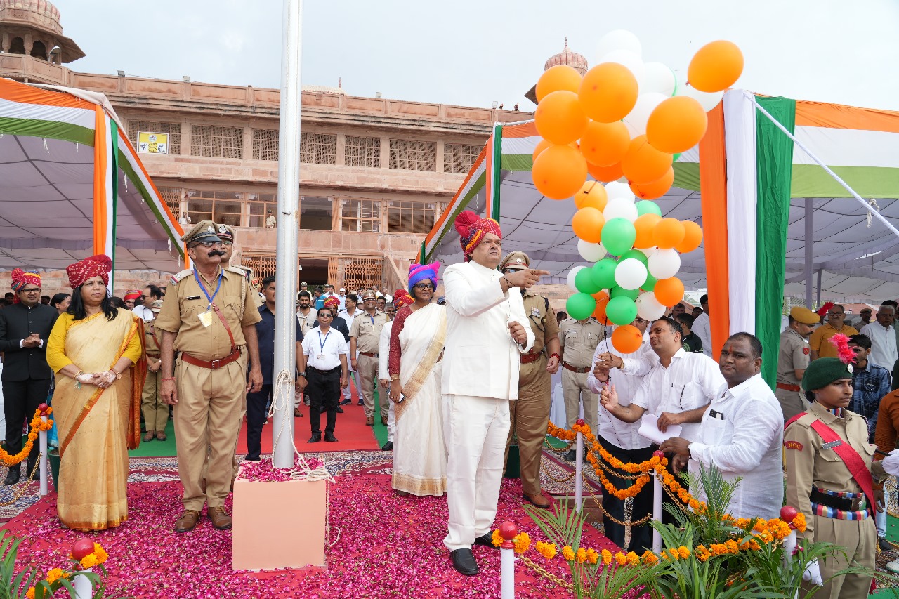 IMG 20240815 WA0306 स्वतंत्रता दिवस मुख्य समारोह में मंत्री सुमित गोदारा ने किया ध्वजारोहण, अन्य स्थानों पर समारोह Bikaner Local News Portal राजस्थान