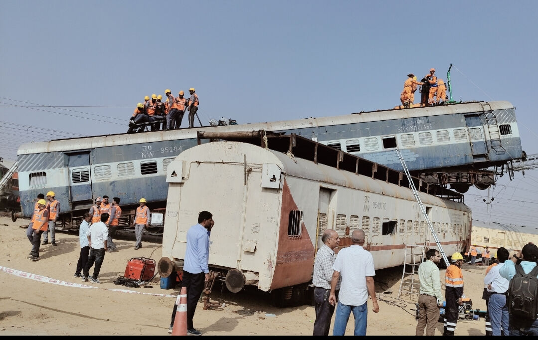 IMG 20241114 WA0184 बीकानेर में रेल हादसा मॉक ड्रिल, लालगढ़ स्टेशन यार्ड में किया गया आपदा प्रबंधन का संयुक्त अभ्यास Bikaner Local News Portal देश