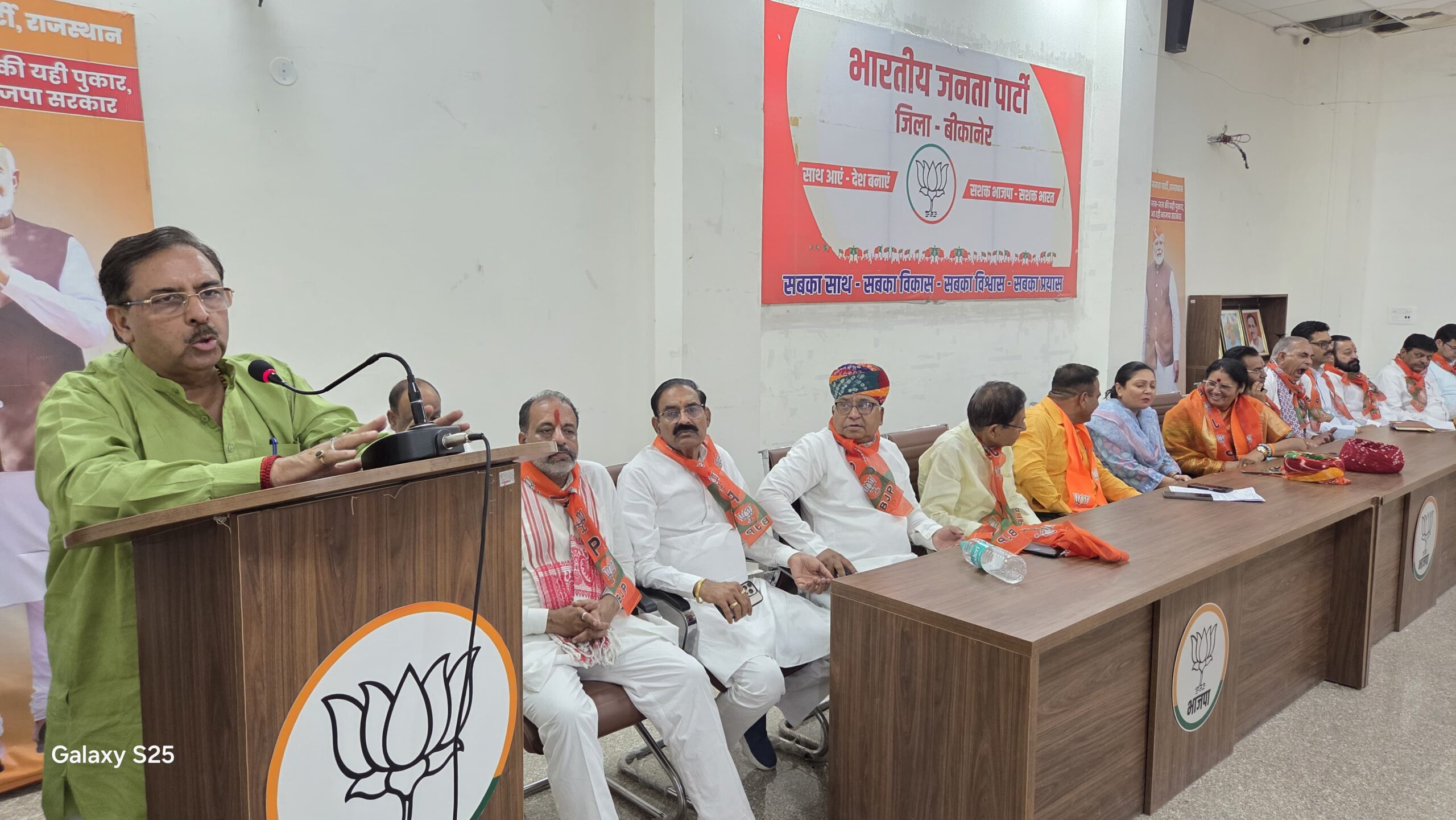 IMG 20250514 WA0034 scaled भारतीय सेना ने ऑपरेशन सिंदूर चलाकर आतंकियों की कमर तोड़ने का काम किया है– अरुण चतुर्वेदी Bikaner Local News Portal बीकानेर अपडेट