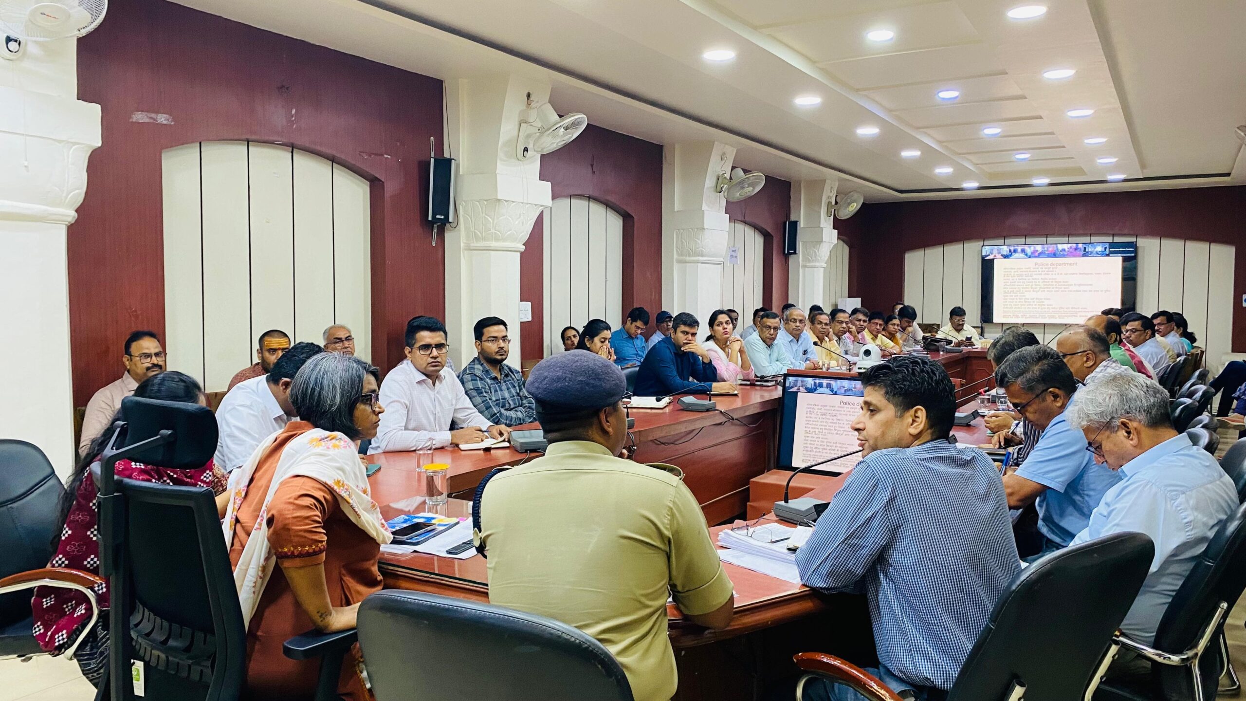 IMG 20250518 WA0031 scaled प्रधानमंत्री की प्रस्तावित बीकानेर यात्रा के मद्देनजर जिला कलक्टर ने ली बैठक, कर्मचारियों को मुख्यालय नहीं छोड़ने के निर्देश Bikaner Local News Portal देश