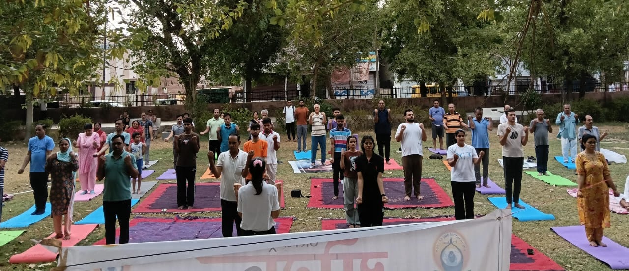 IMG 20250529 WA0012 जय नारायण व्यास कॉलोनी में योग शिविर का आयोजन Bikaner Local News Portal बीकानेर अपडेट