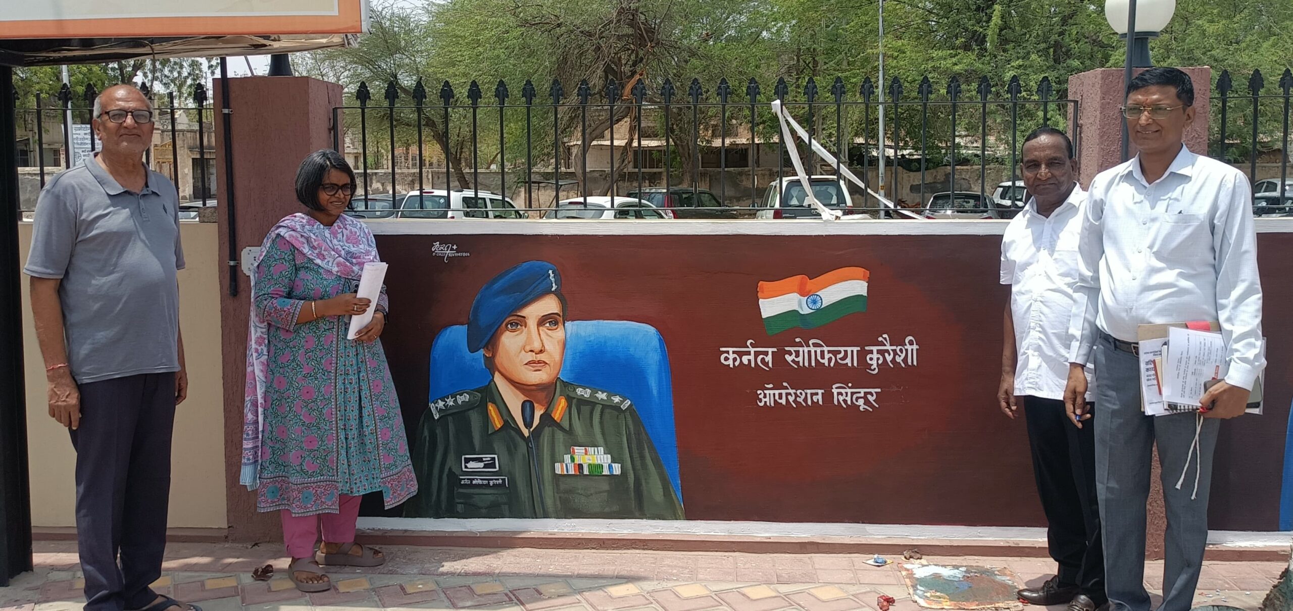 IMG 20250530 WA0004 scaled महिला योद्धाओं के पेंटिंग चित्र देख अभिभूत हुई जिला कलक्टर Bikaner Local News Portal बीकानेर अपडेट