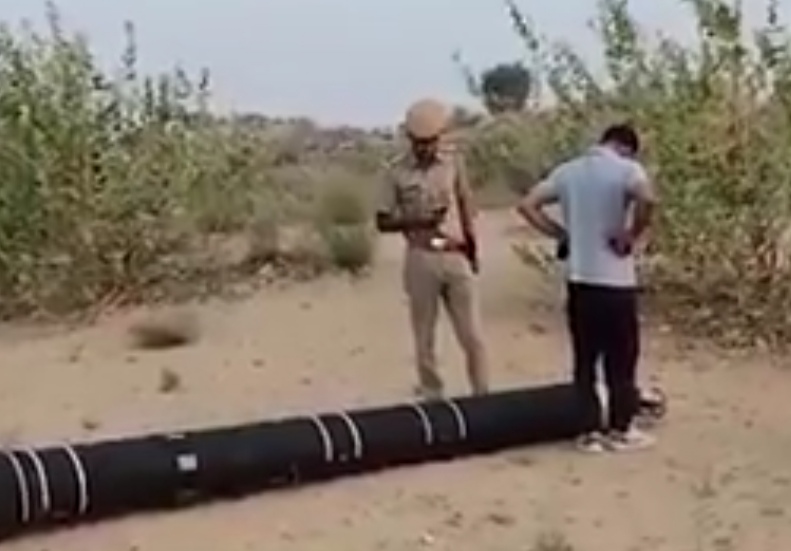 IMG 20250510 101224 बीकानेर के इस गांव में मिला मिसाइल खोल Bikaner Local News Portal राजस्थान