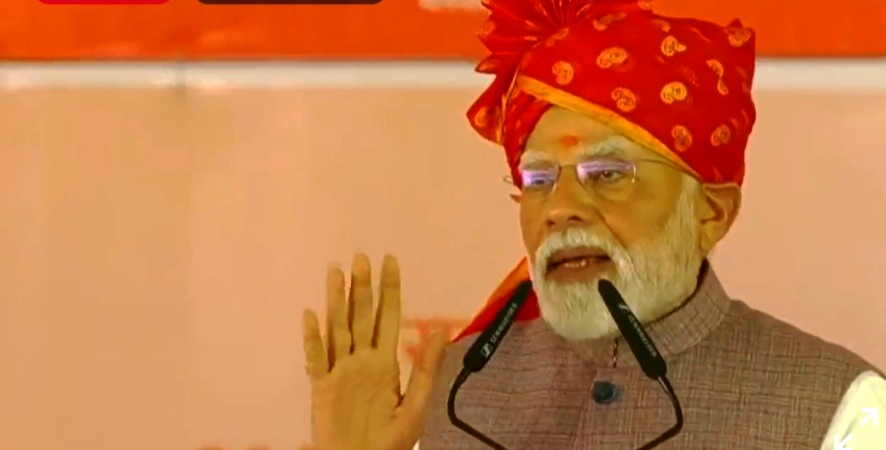 IMG 20250522 122810 पीएम मोदी ने 26000 करोड़ की सौगातें दी, मोदी ने कहा माँ करणी के आशीर्वाद से विकसित भारत का संकल्प पूरा करेंगे Bikaner Local News Portal देश
