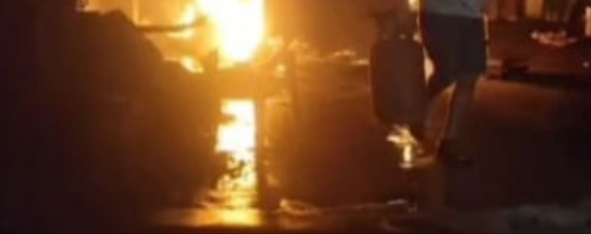 IMG 20250524 122003 बीकानेर में पापड़ की फैक्ट्री में लगी आग, 5 क्विंटल पापड़ जलकर राख Bikaner Local News Portal राजस्थान