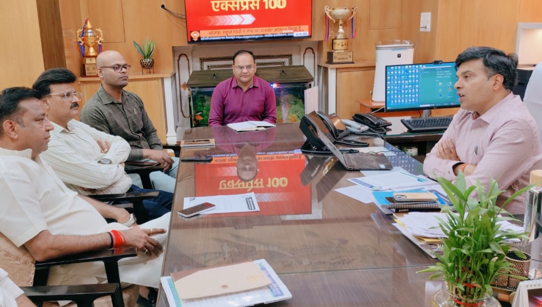 IMG 20250604 220121 रेल फाटक ऐप बनेगा और लगेगें इण्डीकेशन पोल, रोड यूर्जस को मिलेगी राहत, व्यापार मंडल की पहल Bikaner Local News Portal बीकानेर अपडेट