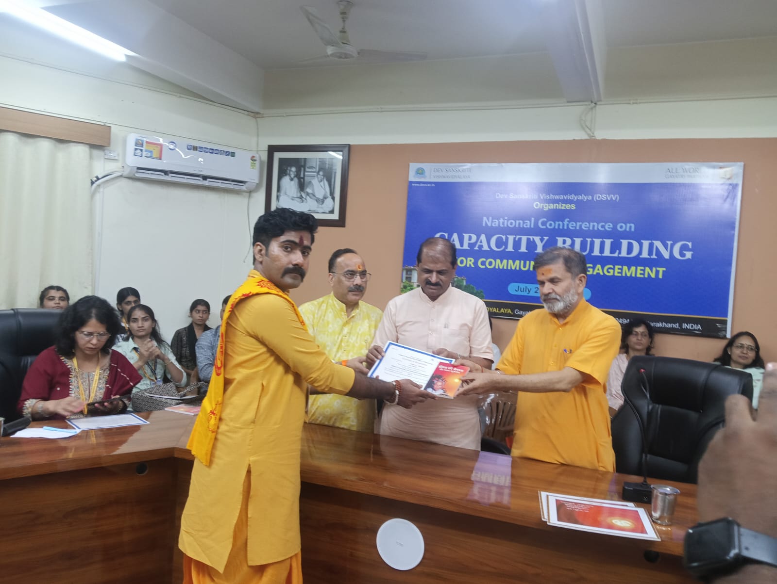 IMG 20250722 WA0027 देव संस्कृति विश्वविद्यालय हरिद्वार में बीकानेर के धनंजय सारस्वत ने दिया प्रजेंटेशन Rajasthan News Portal धर्म