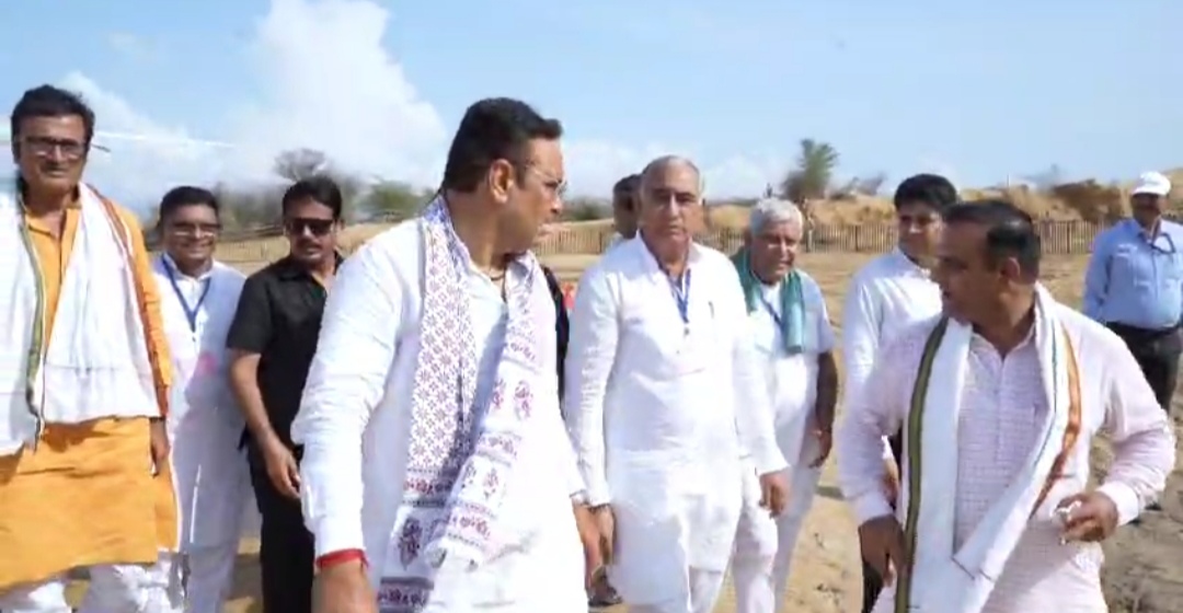 IMG 20250708 170857 मुख्यमंत्री श्री भजन लाल शर्मा बीकानेर गुसाईसर बड़ा हैलीपैड पहुँचे Rajasthan News Portal राजस्थान