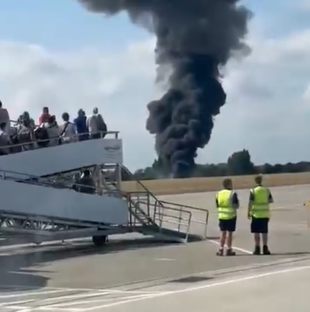 IMG 20250713 225156 लंदन में भी विमान हुआ क्रैश Rajasthan News Portal अंतरराष्ट्रीय