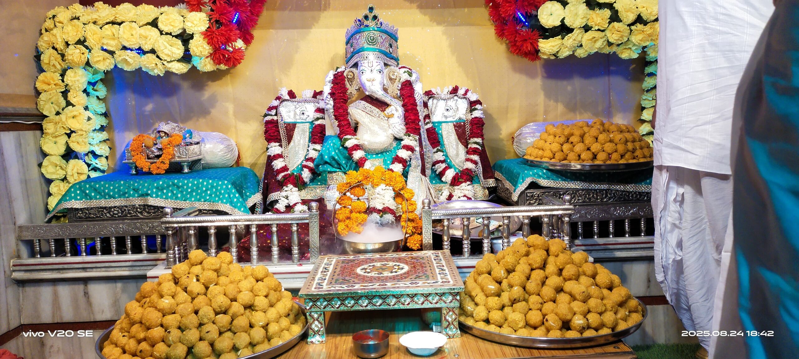 IMG 20250824 WA0030 scaled गणपति को 1008 मोदक का लगाया भोग Rajasthan News Portal धर्म