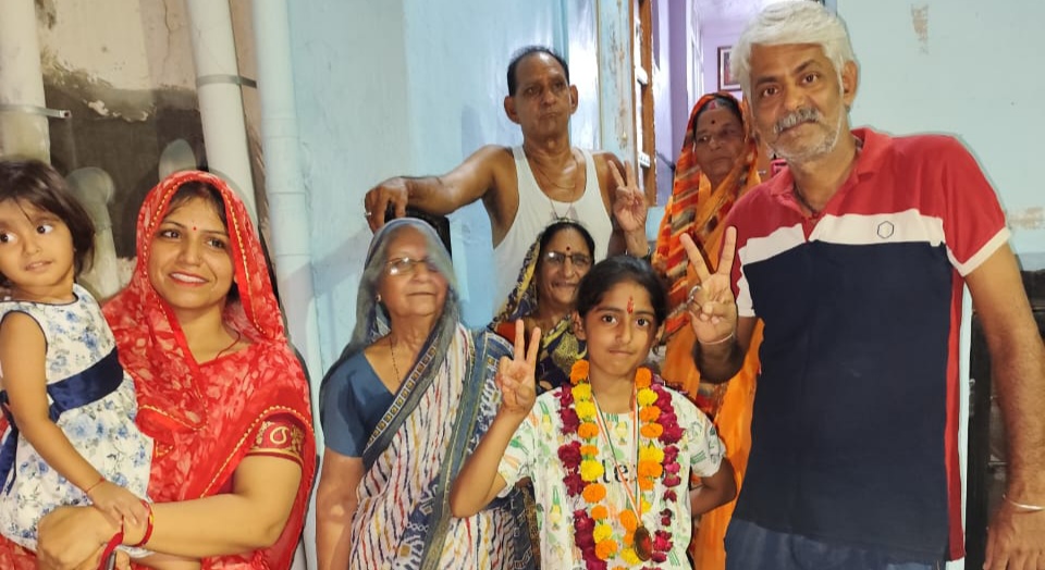 IMG 20250818 184133 बीकानेर की बेटी तक्ष्वी आचार्य को स्वर्ण पदक Rajasthan News Portal खेल