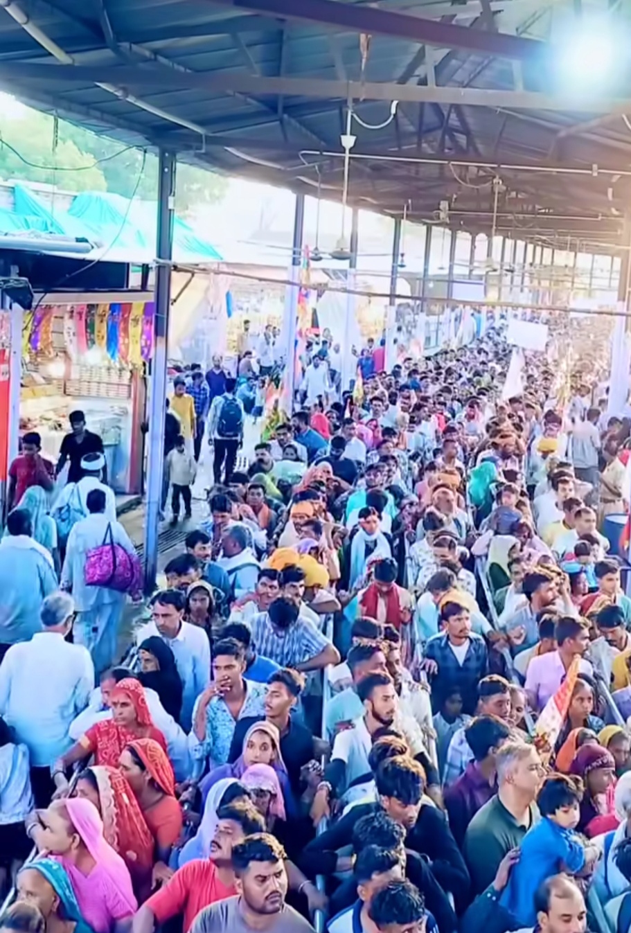 IMG 20250825 100349 रामदेवरा में 4 किमी लंबी कतार, दूज के दर्शन के लिए श्रद्धालु उमड़े Rajasthan News Portal देश