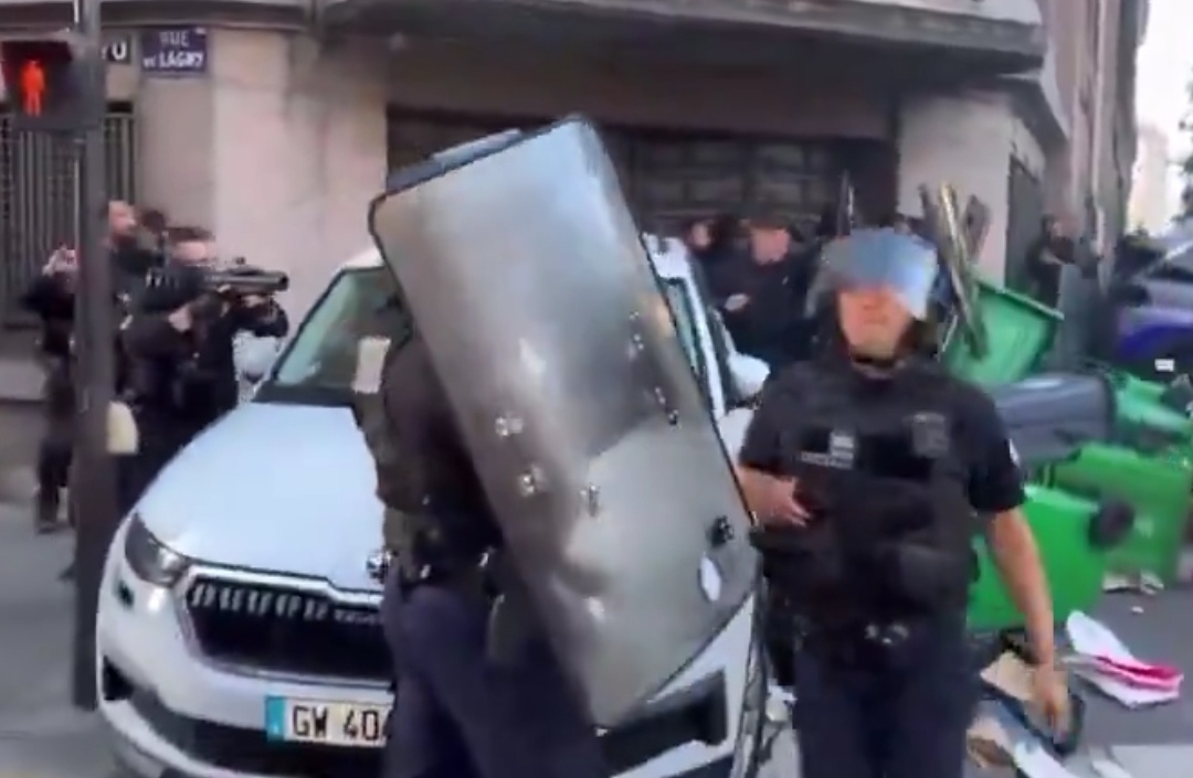 IMG 20250911 002549 फ्रांस की सड़कों पर भयानक विरोध प्रदर्शन Rajasthan News Portal अंतरराष्ट्रीय