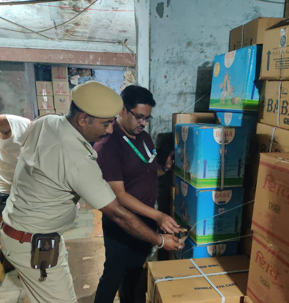 IMG 20250919 200154 बीकानेर नोखा में निरीक्षण एवं 1920 लीटर घी सीज Rajasthan News Portal बीकानेर अपडेट
