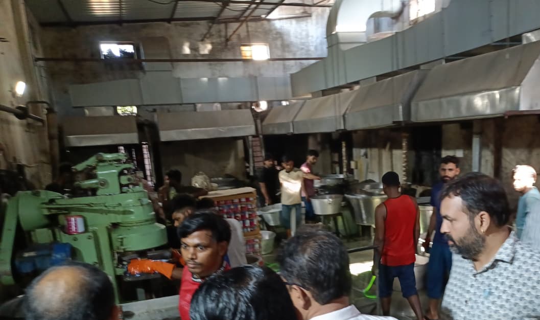 IMG 20250926 152233 करणी औद्योगिक क्षेत्र में रसगुल्ला, गुलाब जामुन भुजिया के सैंपल लिए Rajasthan News Portal बीकानेर अपडेट