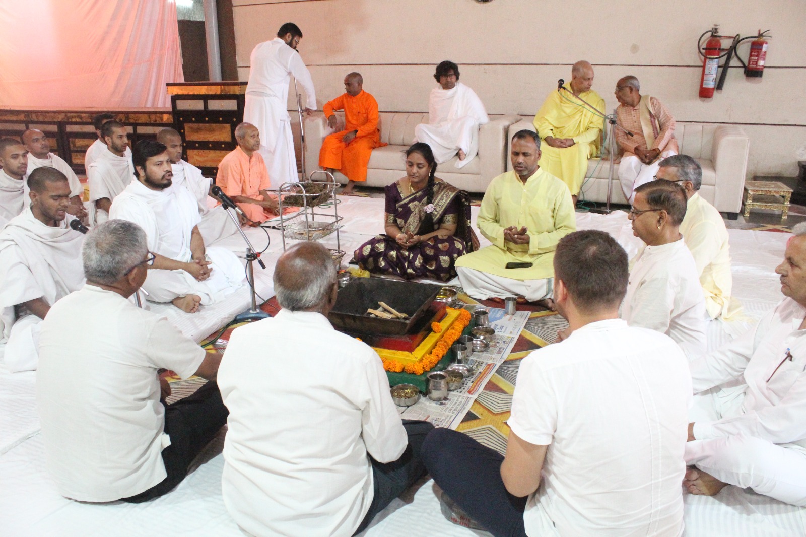 IMG 20251005 WA0019 महापुरुषों के चित्र को पूजा, चरित्र को नहीं Rajasthan News Portal धर्म