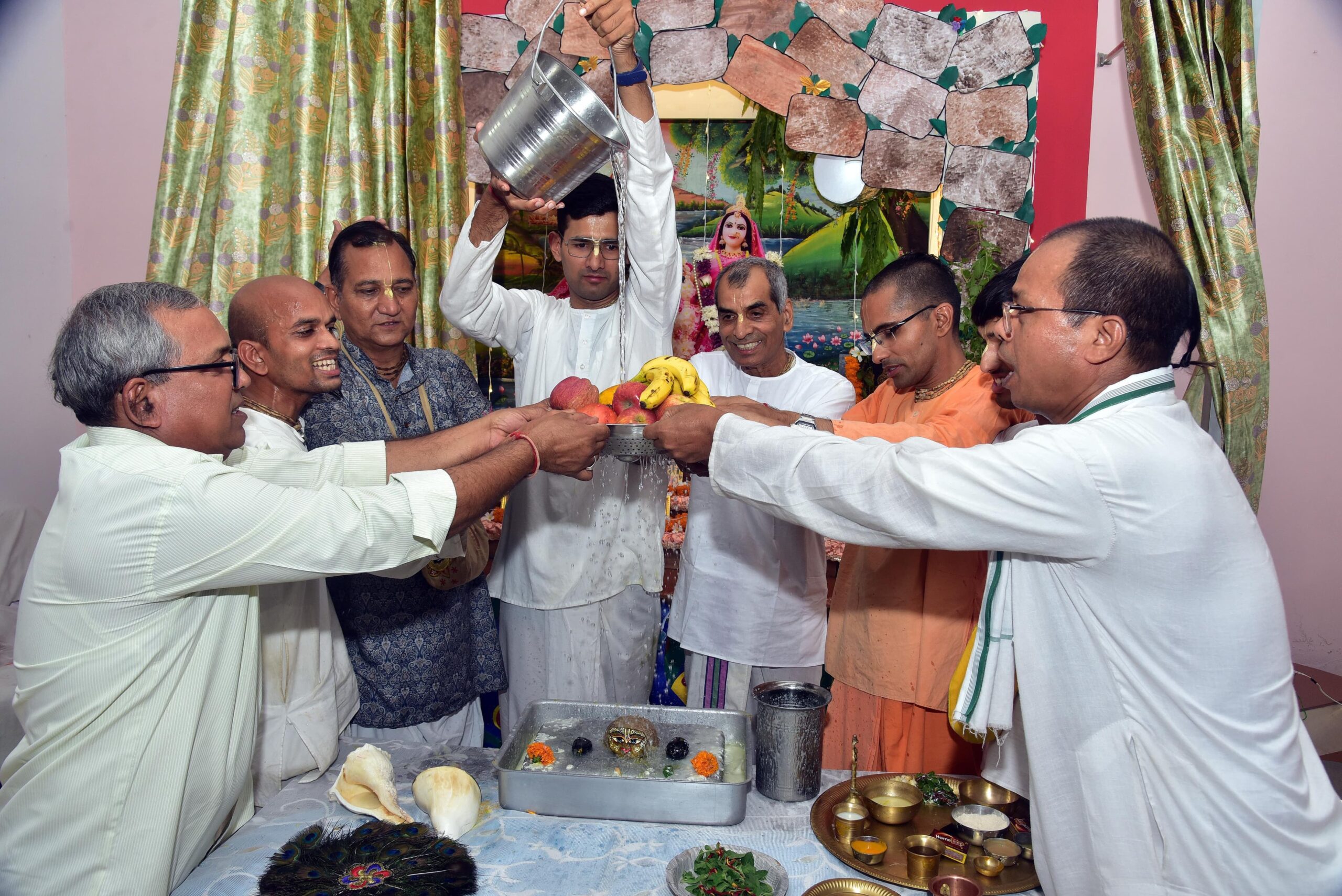 IMG 20251023 WA0008 scaled इस्कॉन बीकानेर ने मनाया गोवर्धन पूजा महोत्सव Rajasthan News Portal धर्म