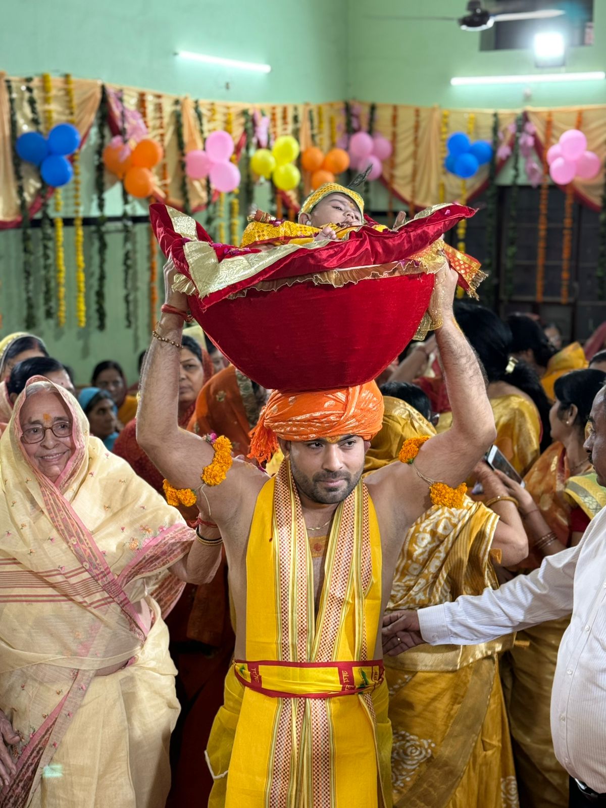 IMG 20251027 WA00501 भागवत कथा के चौथे दिन श्रीकृष्ण जन्मोत्सव मनाया Rajasthan News Portal धर्म