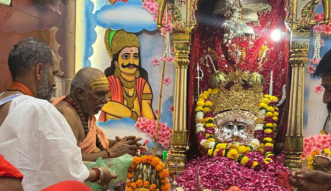 IMG 20251002 003139 पोकरण में दंडी स्वामी श्री श्री धरानंद सरस्वती जी महाराज ने की महाआरती, बसों वाहनों से भक्त पहुंचे Rajasthan News Portal धर्म