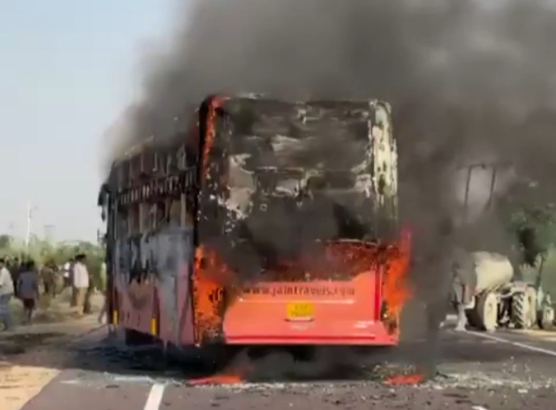 IMG 20251014 181325 बस में लगी आग, अनेक मुसाफिर झुलसे Rajasthan News Portal राजस्थान