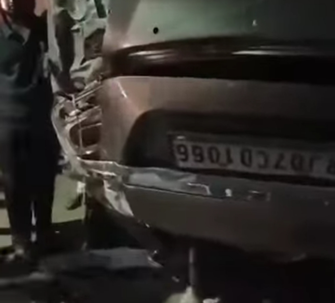 IMG 20251023 223153 बीकानेर की इस पॉश कॉलोनी में हुआ सड़क हादसा, 2 घायल Rajasthan News Portal बीकानेर अपडेट