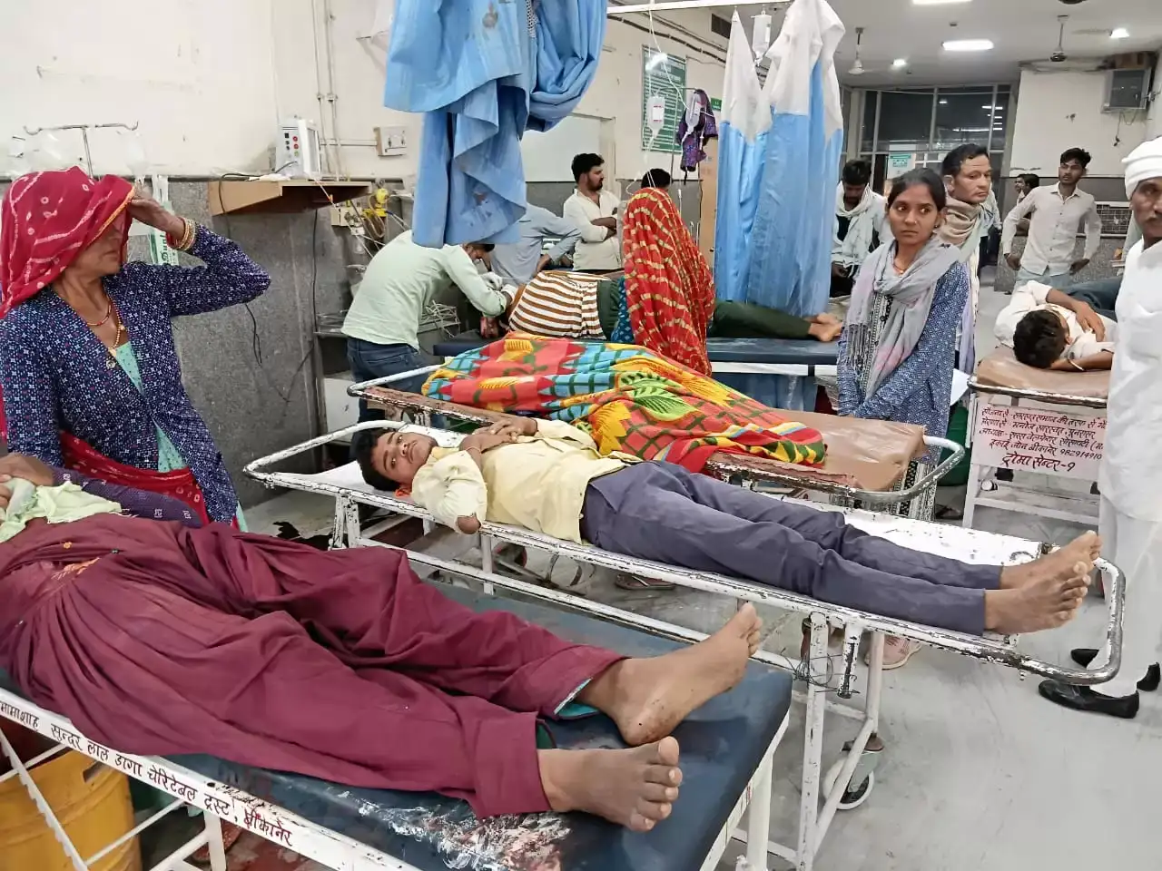 aa9c0deb7fbbdf72ebc5a48f27dd6b62 ऊंट गाड़े को ट्रेलर ने टक्कर मारी, 6 घायल Rajasthan News Portal बीकानेर अपडेट