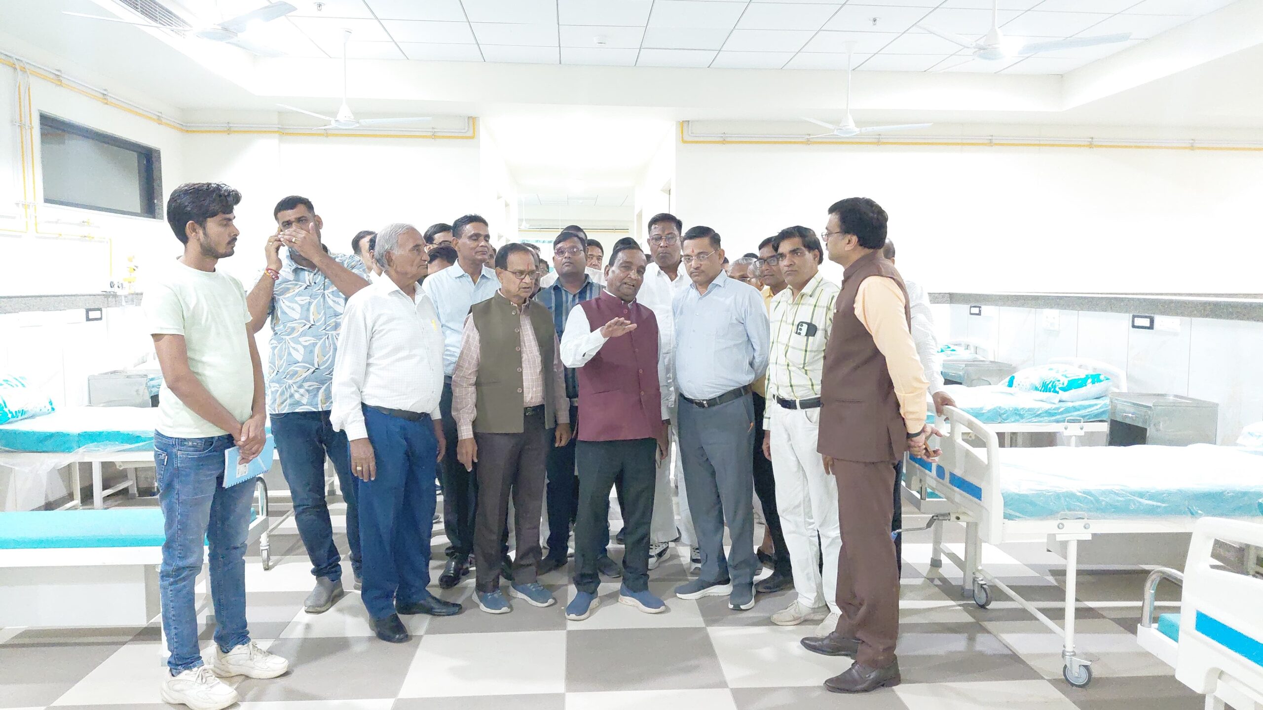 IMG 20251108 WA0021 scaled माहेश्वरी समाज के राष्ट्रीय अध्यक्ष काबरा पहुंचे मेडिसिन विंग Rajasthan News Portal राजस्थान