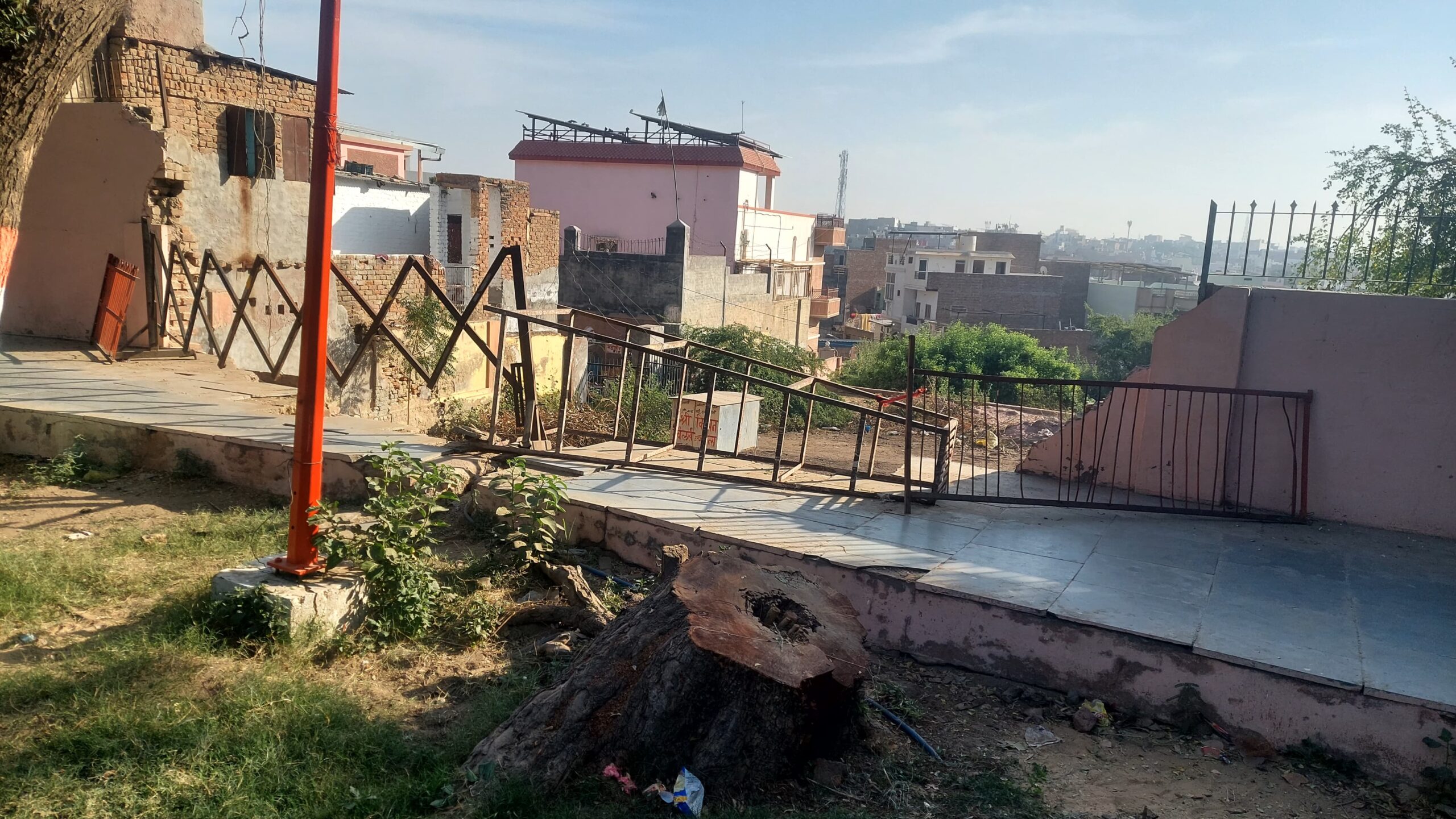 IMG 20251119 WA0015 scaled श्री लक्ष्मीनाथ जी पार्क की टूटी दीवार का निर्माण हो Rajasthan News Portal बीकानेर अपडेट