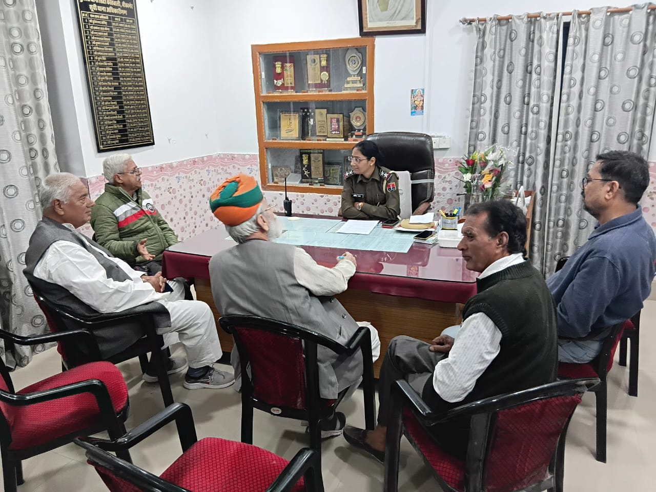 IMG 20251126 WA0007 कोतवाली थाना अधिकारी से मिले जैन समाज और विश्व हिंदू परिषद के प्रमुख पदाधिकारी Rajasthan News Portal बीकानेर अपडेट