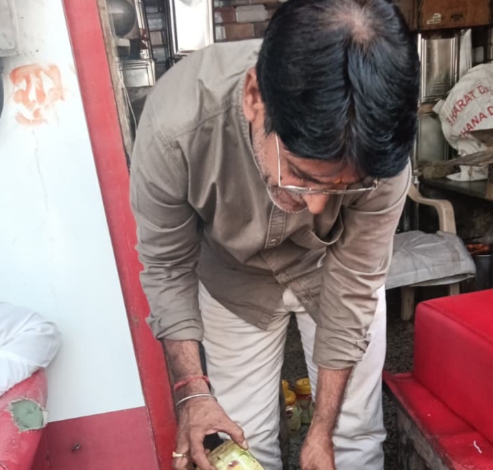 IMG 20251108 205350 150 किलोग्राम दूषित चाशनी, 90 किलोग्राम भुजिया एवं अन्य मिठाई मौके पर नष्ट की Rajasthan News Portal बीकानेर अपडेट