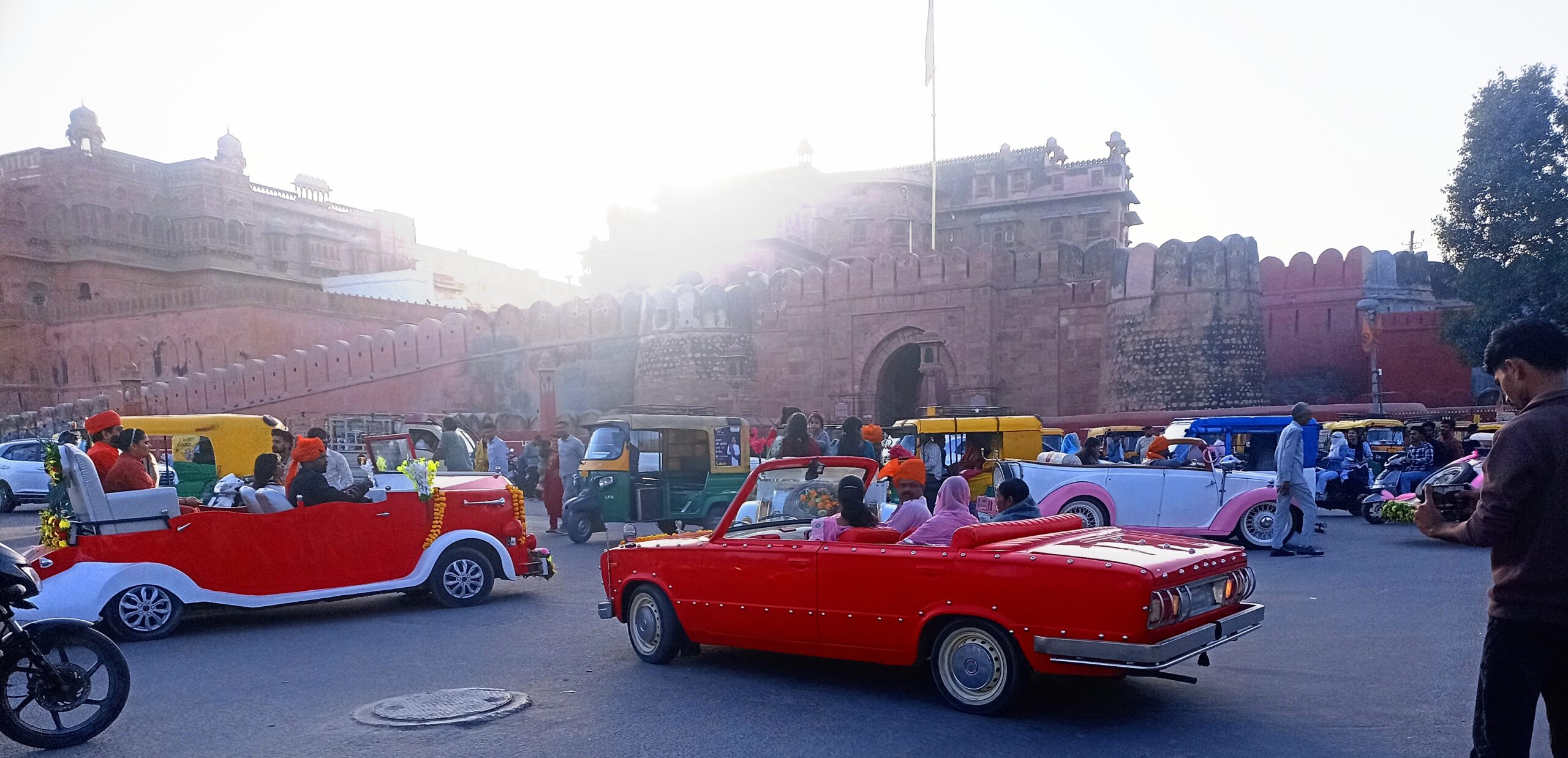 IMG 20251109 172120 scaled अभी जूनागढ़ के आगे विंटेज कारों का लवाजमा पहुंचा, यह है वजह ! Rajasthan News Portal पर्यटन