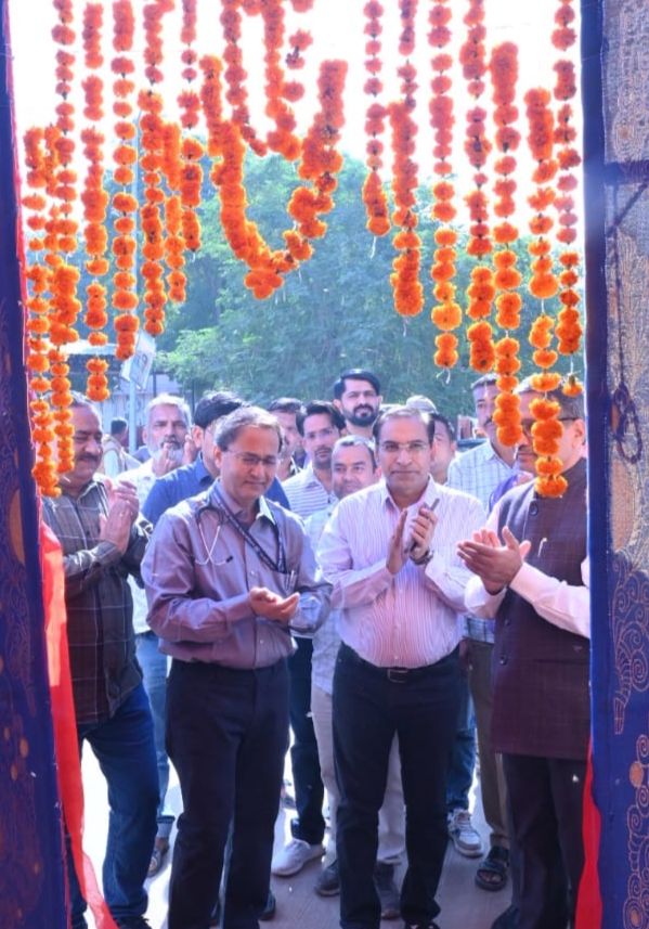 IMG 20251111 183225 पीबीएम का रैन बसेरा – कुलगुरु प्रो. गर्ग, प्राचार्य डॉ. वर्मा, अधीक्षक डॉ. घीया ने किया आगाज Rajasthan News Portal राजस्थान