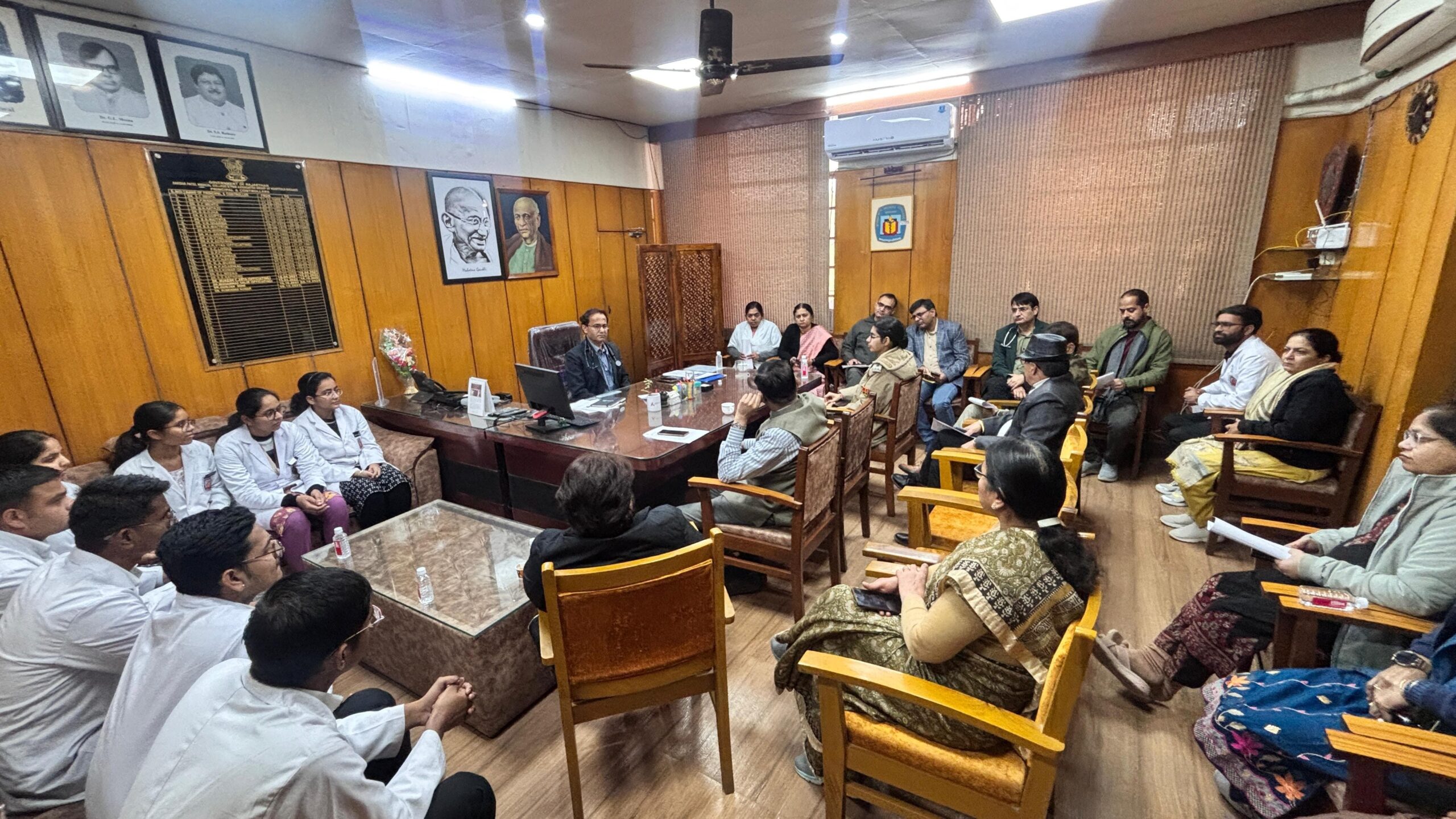 IMG 20251217 WA0020 scaled सरदार पटेल मेडिकल कॉलेज में एंटी रैगिंग समिति की बैठक आयोजित Rajasthan News Portal राजस्थान