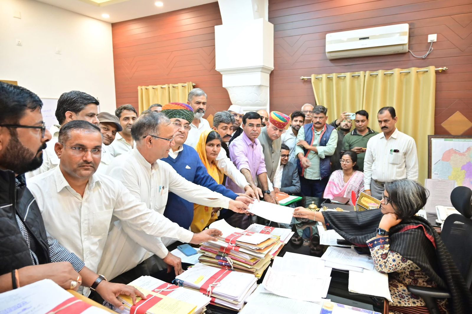 IMG 20251222 WA0006 कांग्रेस ने निकाला पैदल मार्च, गांधी पार्क से जिला कलेक्ट्रेट तक प्रदर्शन Rajasthan News Portal राजस्थान