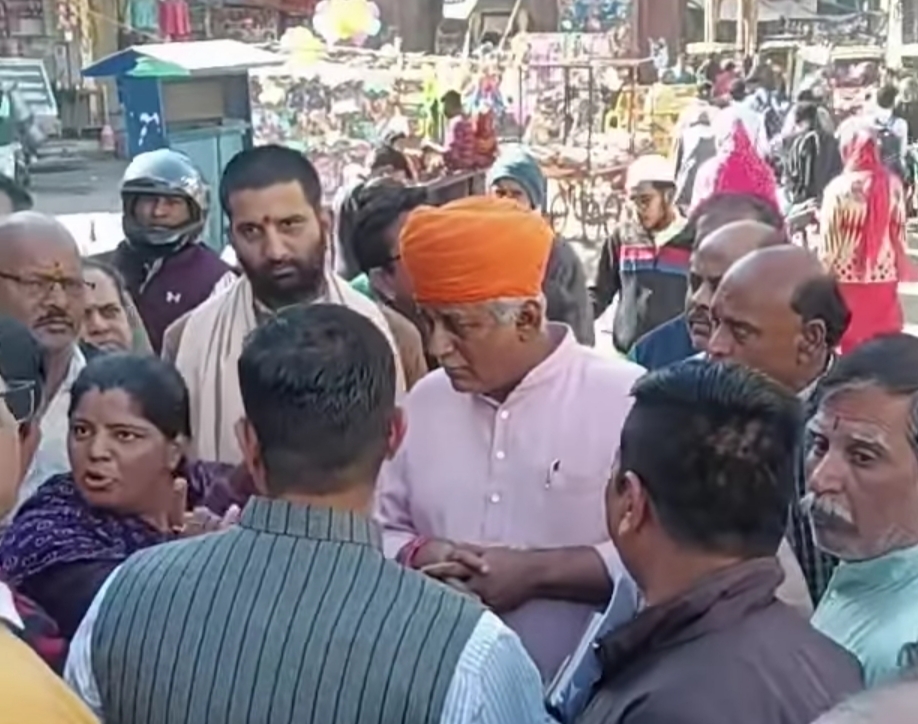 IMG 20251211 205024 कोटगेट और सांखला रेलवे फाटक की समस्या को लेकर आई खबर, विधायक व्यास ने किया निरीक्षण, कही ये बात Rajasthan News Portal राजस्थान