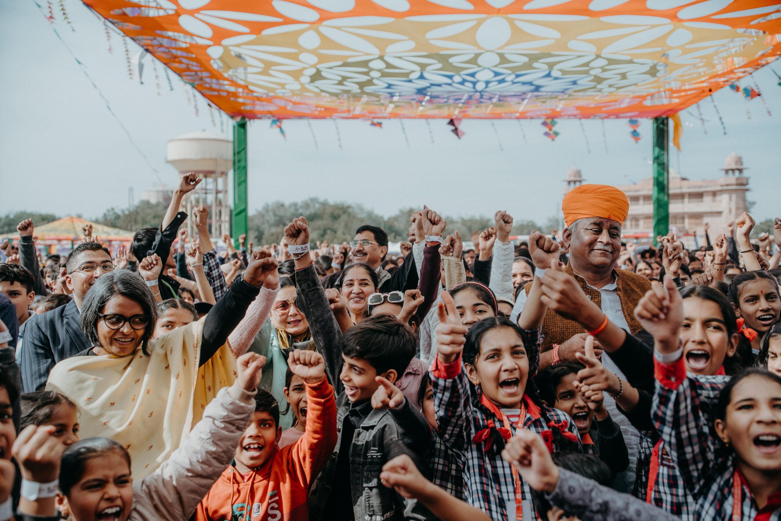 IMG 20260116 WA0025 scaled चिल्ड्रन फेस्टिवल 'आजू गूजा 2.0' शुरू: मस्ती में झूमें बच्चे, विधायकों ने उड़ाई पतंगें, जिला कलेक्टर ने एयरोप्लेन Rajasthan News Portal राजस्थान