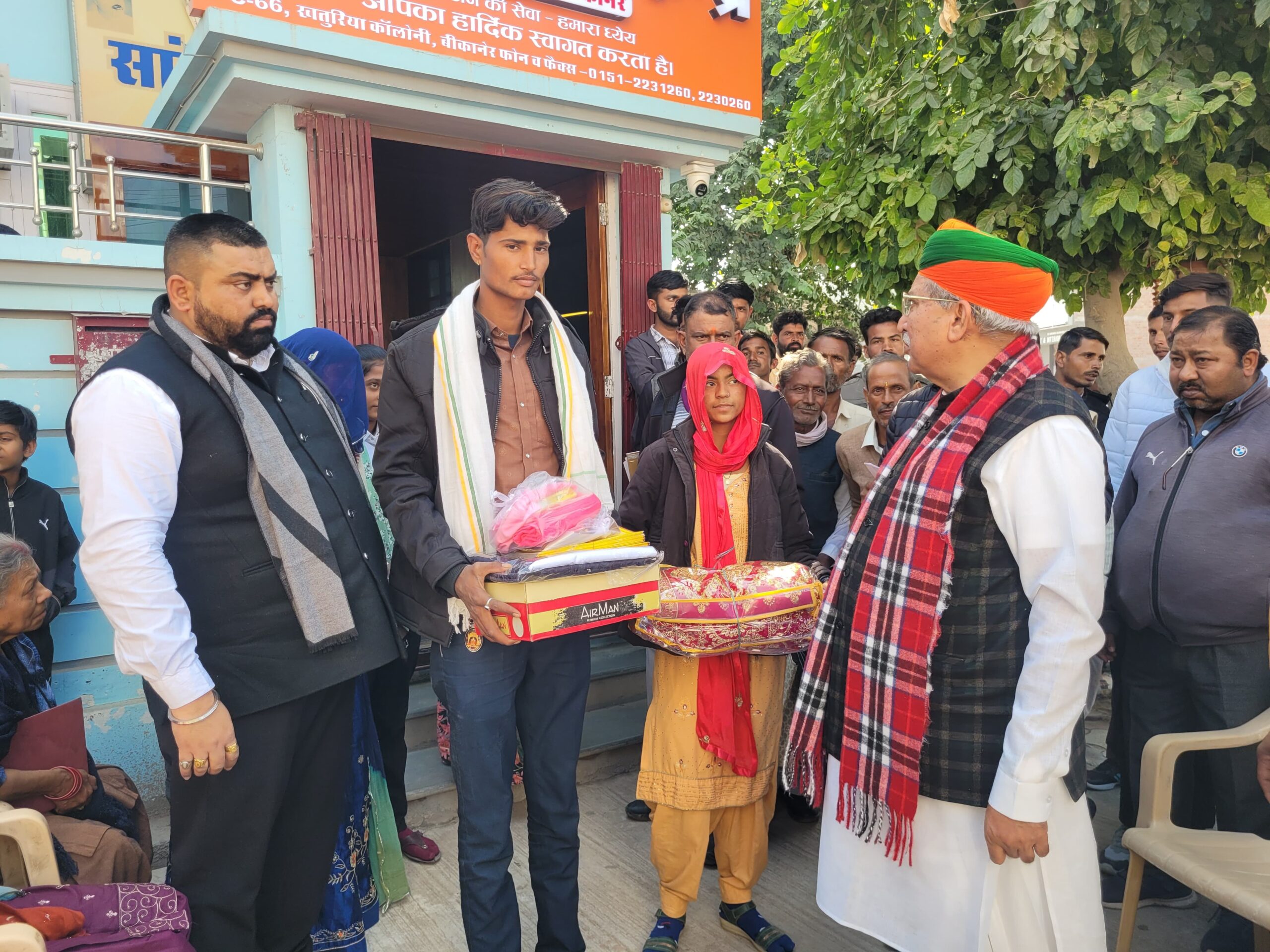 IMG 20260121 WA0028 scaled केंद्रीय मंत्री श्री अर्जुन राम मेघवाल ने वर वधू को वितरित की 'बरी सहित अन्य विवाह सामग्री Rajasthan News Portal राजस्थान