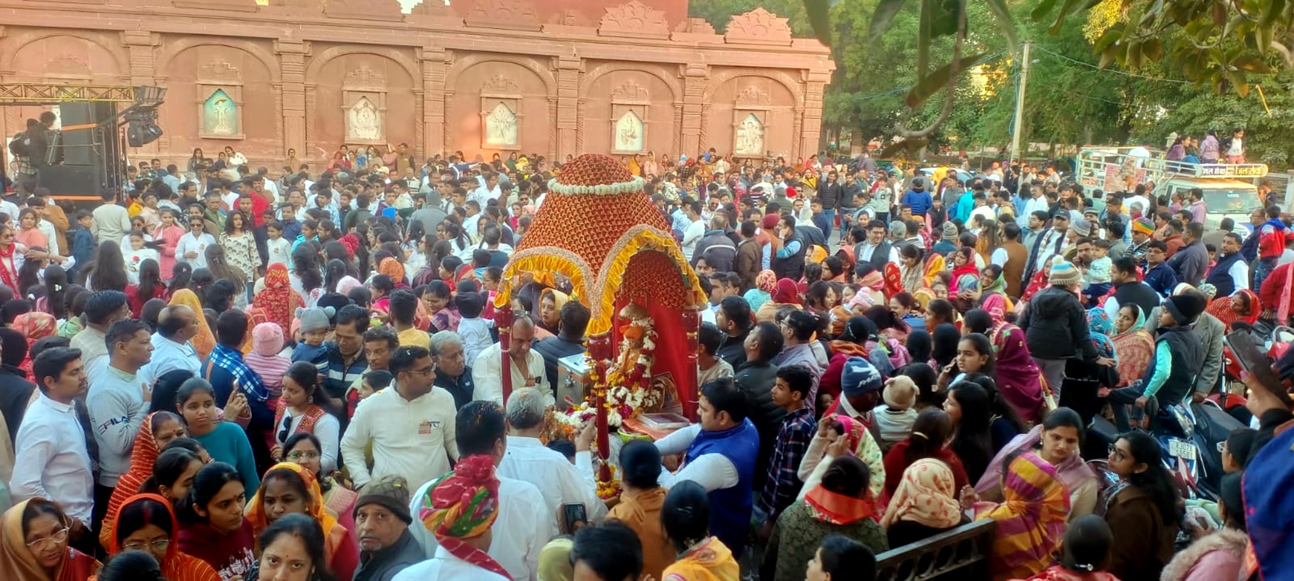 IMG 20260125 WA0024 शाकद्वीपीय समाज ने निकाली भगवान सूर्यनारायण की रथयात्रा, सजीव झांकियोंंऔर डांडियों की खनक में दिखा उत्साह Rajasthan News Portal धर्म