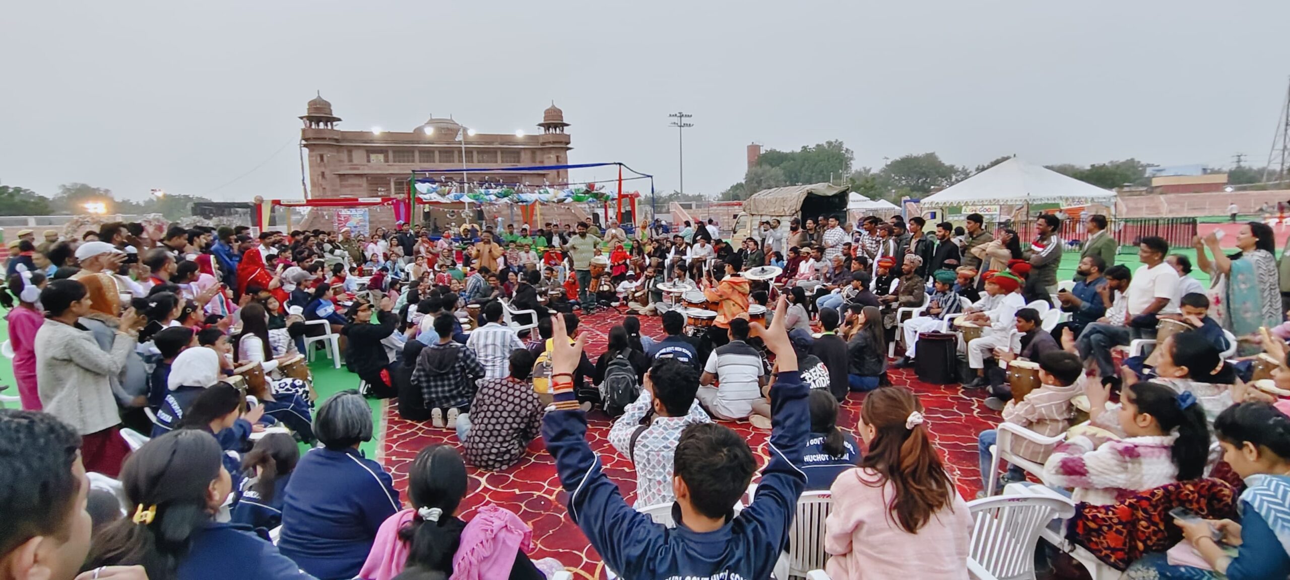 motion photo 1884908621480507239 scaled स्टेडियम में उमड़ा बच्चों का सैलाब, कुछ देर के लिए स्टेडियम के गेट करने पड़े बंद Rajasthan News Portal राजस्थान