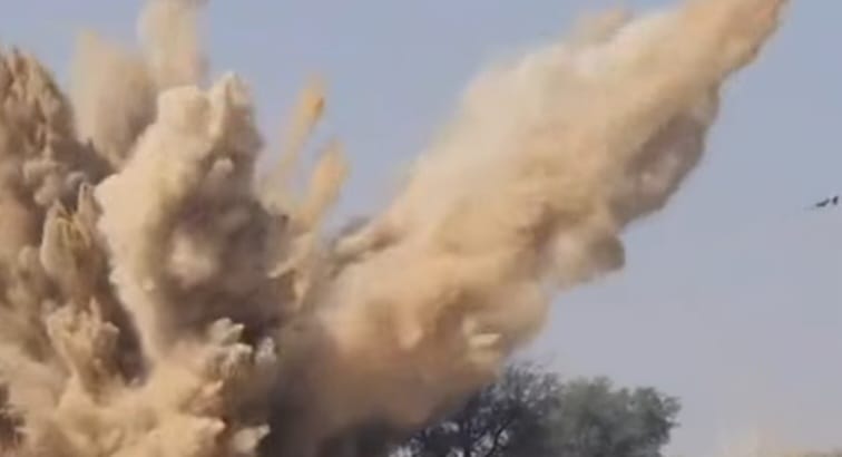 2b30c16b 7915 442d 8ee5 55a059937e08 नाल में मिले बम का सुरक्षा घेरे में विस्फोट, धूल का गुब्बार फैला Rajasthan News Portal राजस्थान